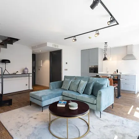 Anjos Balconies Гостьовий будинок Лісабон