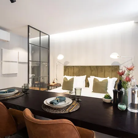 Anjos Balconies Гостьовий будинок Лісабон