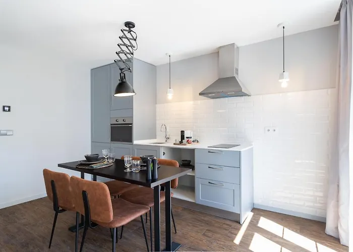 Πανσιόν Anjos Balconies 4*